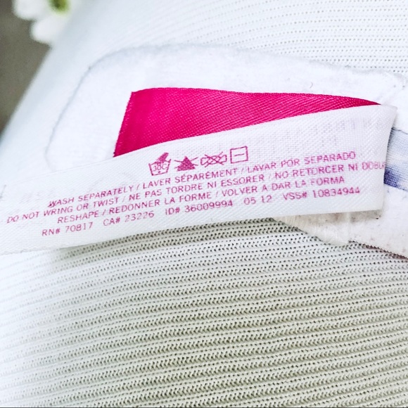 EUC VS PINK Heartbreaker Plunge Bra Rainbow Animal - Picture 13 of 15